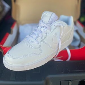 Nike Ebernon Low size 8 white on white